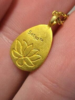 Satya Lotus Necklace